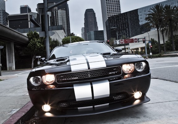 Dodge Challenger SRT8 392 2010 images