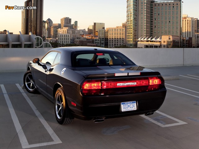 Dodge Challenger (LC) 2010 images (640 x 480)