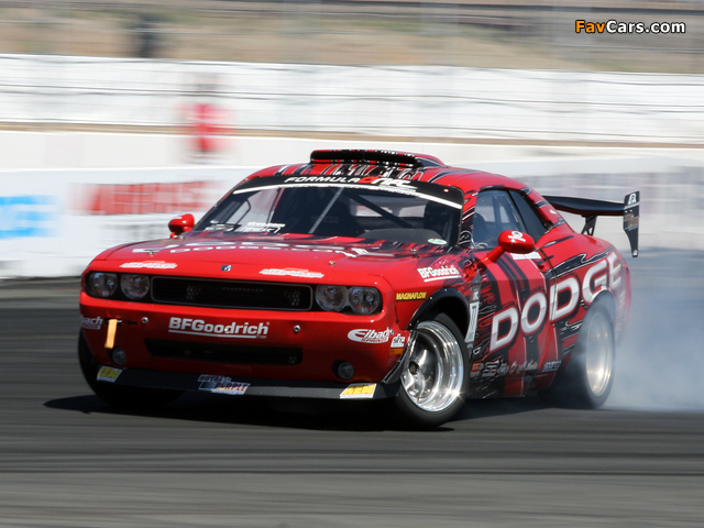 Dodge Challenger Formula Drift (LC) 2010–12 photos (640 x 480)
