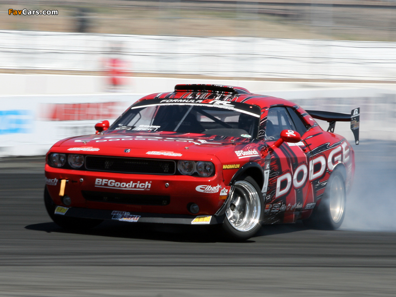 Dodge Challenger Formula Drift (LC) 2010–12 photos (800 x 600)