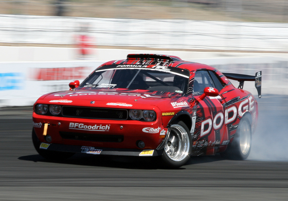 Dodge Challenger Formula Drift (LC) 2010–12 photos