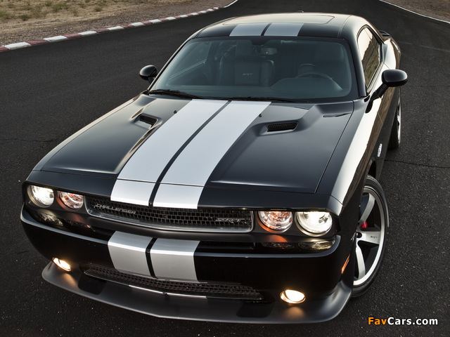 Dodge Challenger SRT8 392 2010 pictures (640 x 480)