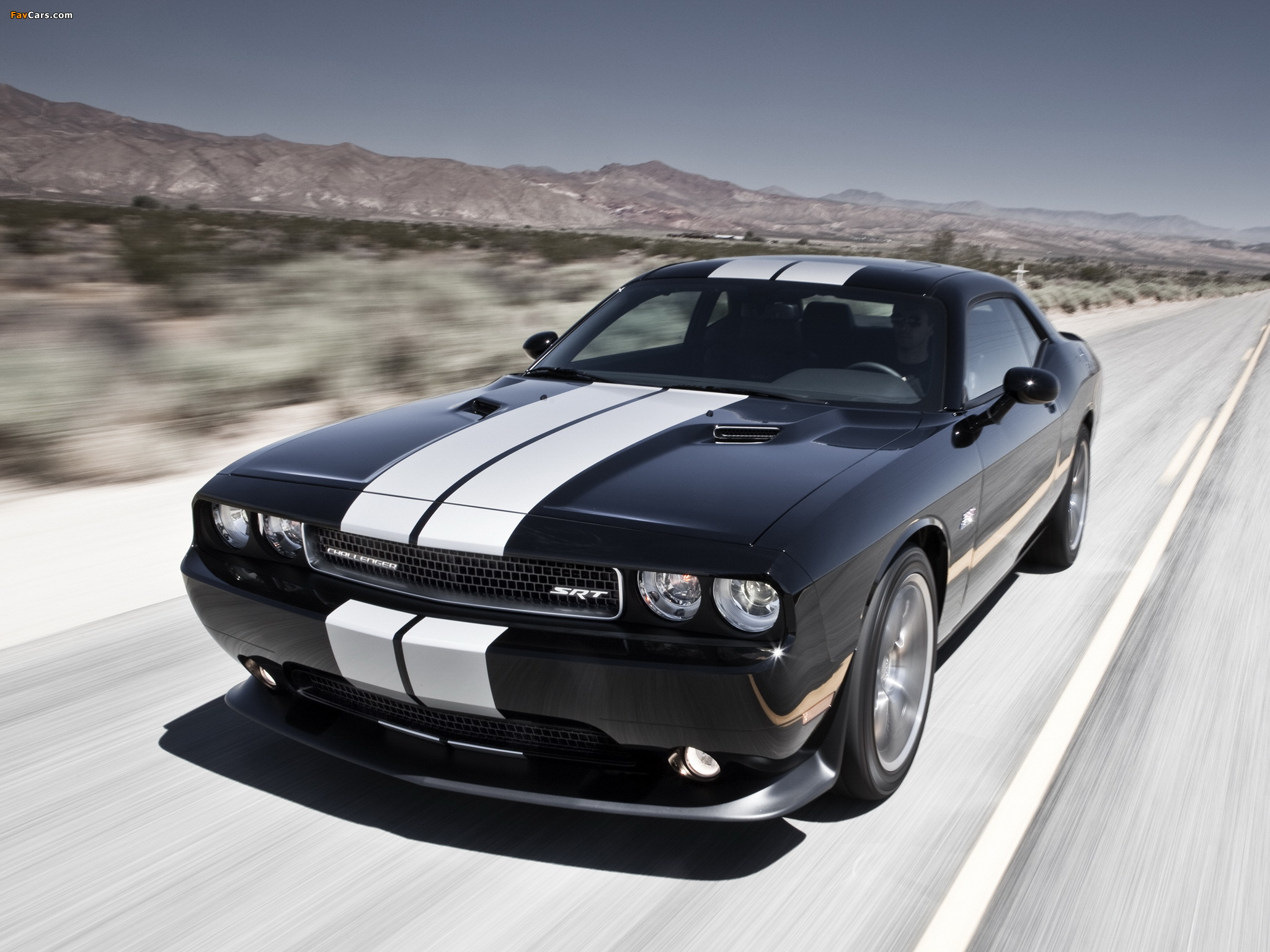 Dodge Challenger SRT8 392 2010 wallpapers (2048 x 1536)