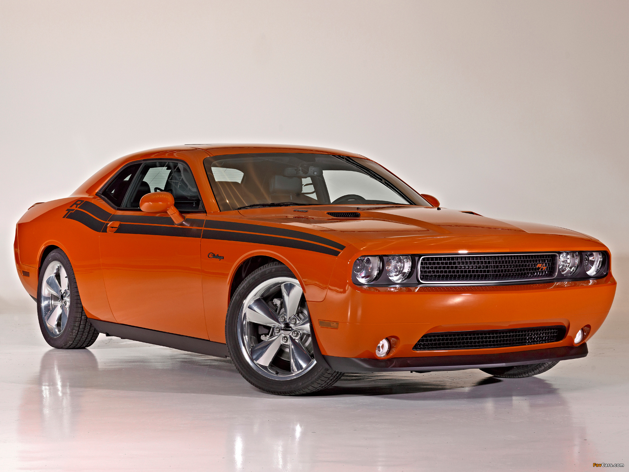 Photos of Dodge Challenger R/T Classic (LC) 2010 (2048 x 1536)