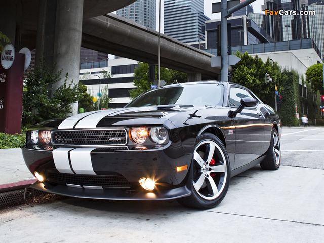 Dodge Challenger SRT8 392 2010 wallpapers (640 x 480)