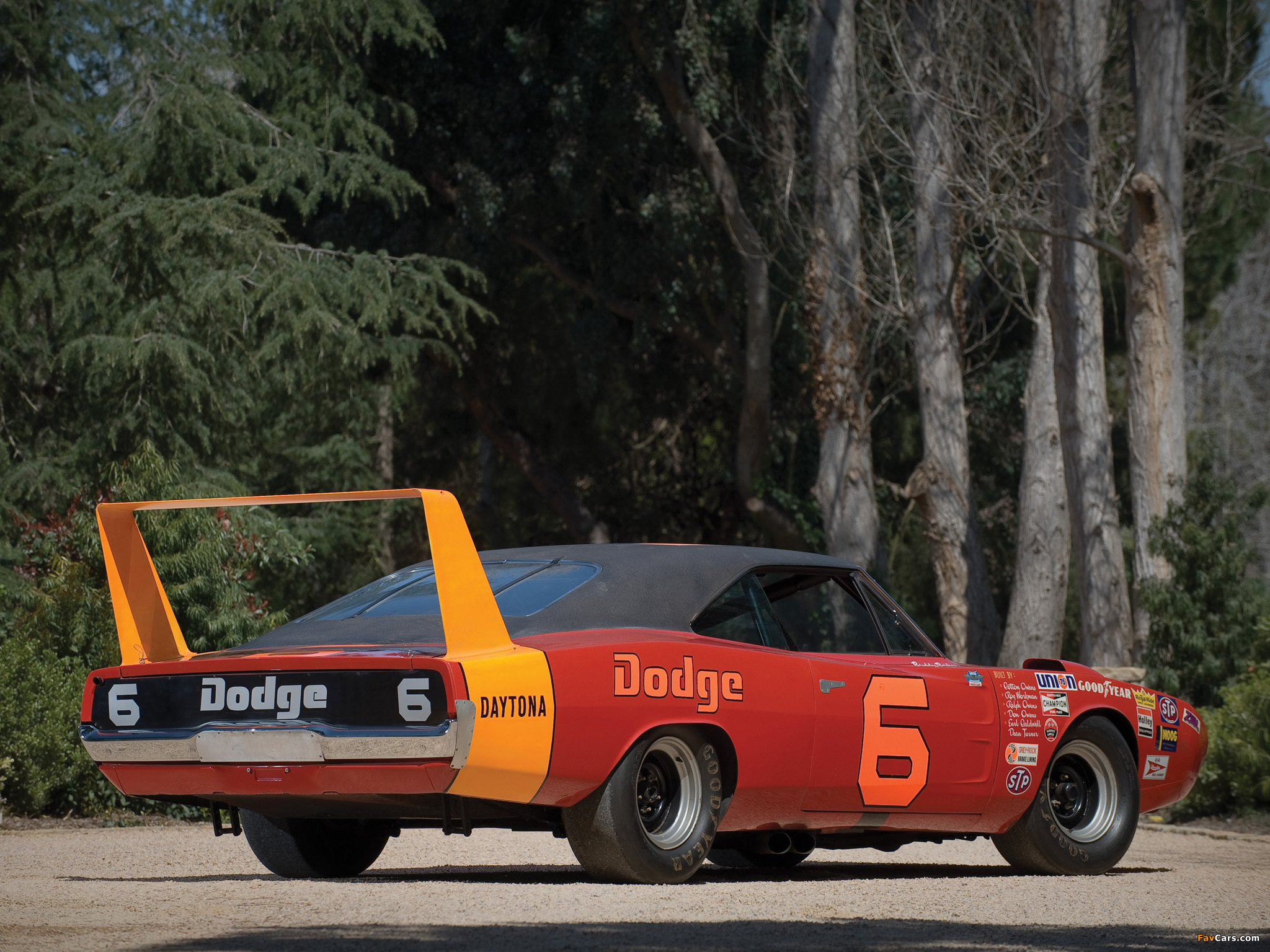 Dodge Charger Daytona NASCAR Race Car 1969 pictures (2048 x 1536)