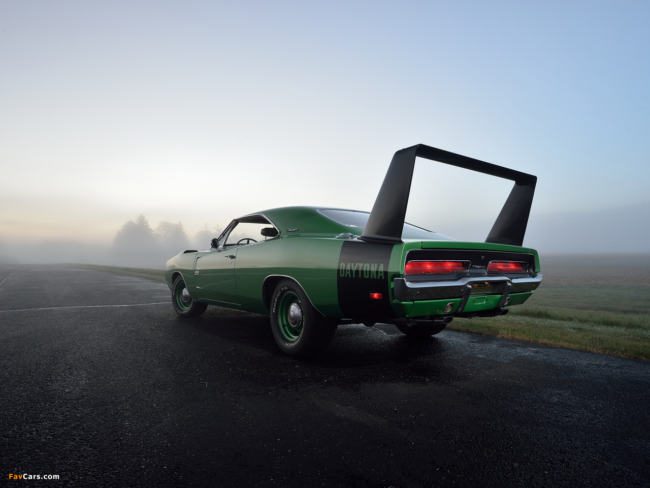 Dodge Charger Daytona Hemi 1969 wallpapers (1280 x 960)