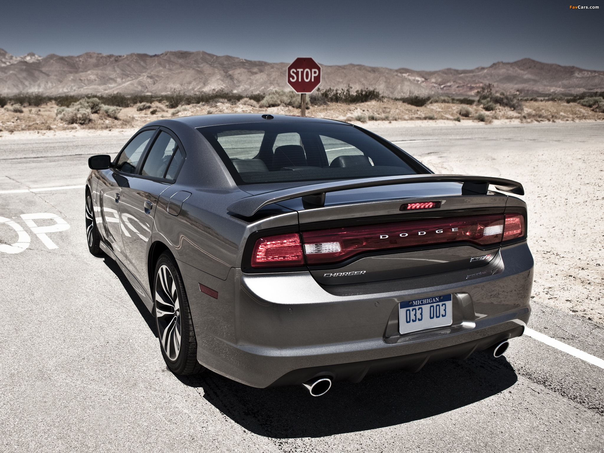 Dodge Charger SRT8 2011 wallpapers (2048 x 1536)