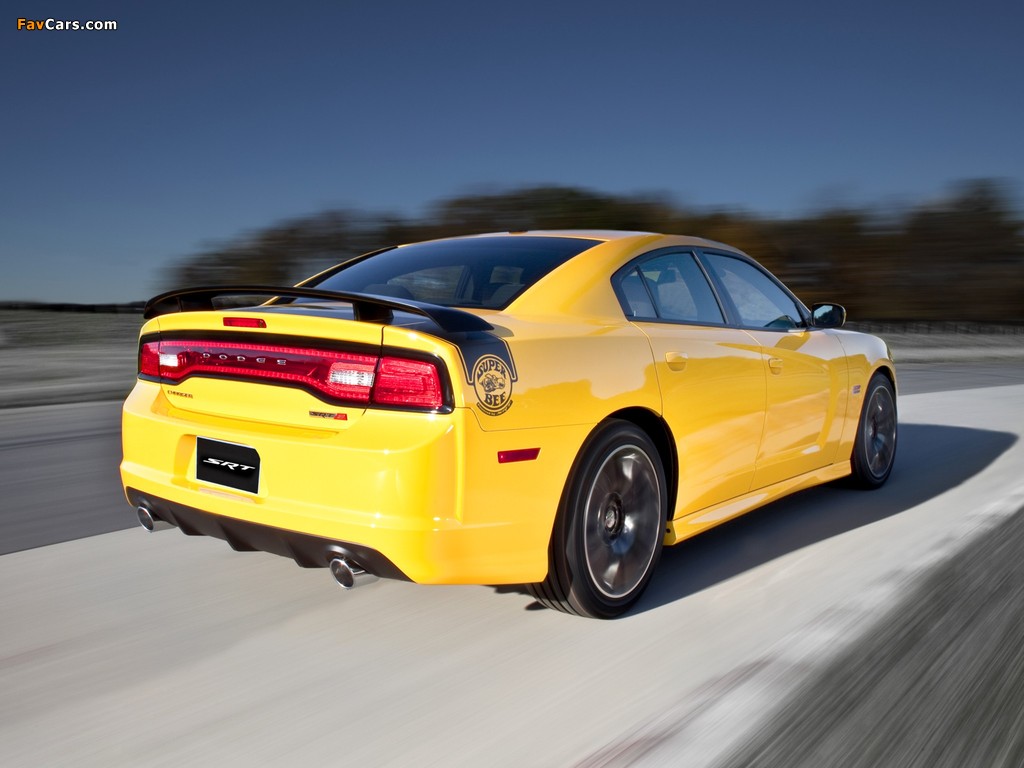 Dodge Charger SRT8 Super Bee 2012 wallpapers (1024 x 768)