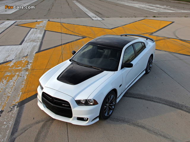 Dodge Charger SRT8 392 Appearance Package 2013 photos (640 x 480)
