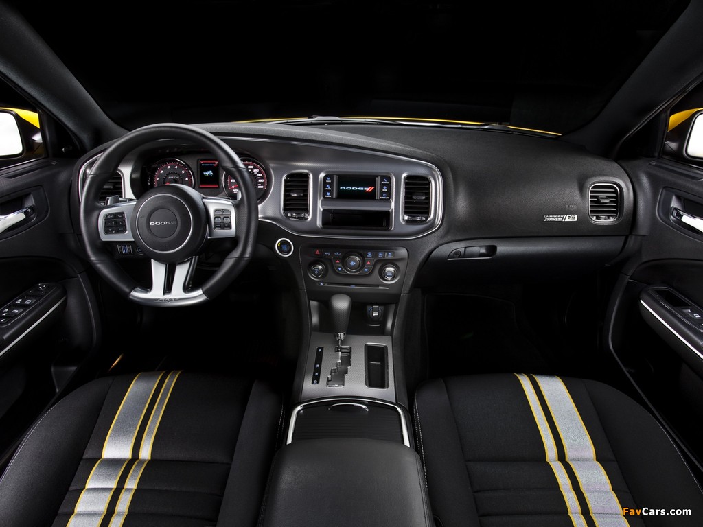 Images of Dodge Charger SRT8 Super Bee 2012 (1024 x 768)