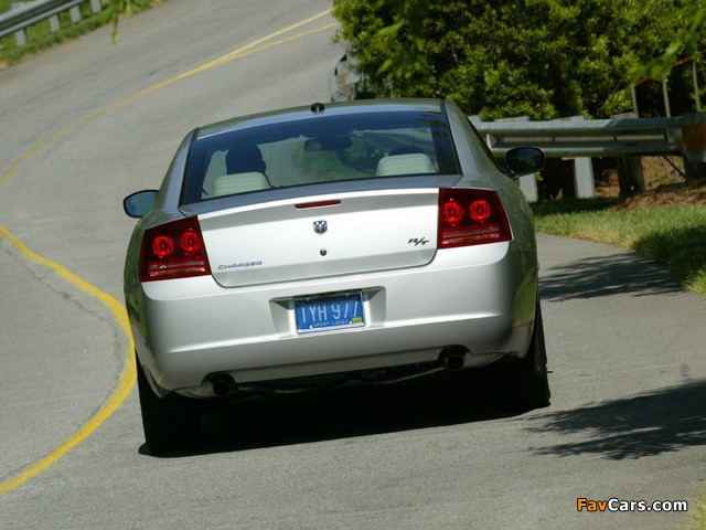 Photos of Dodge Charger R/T 2005–10 (640 x 480)