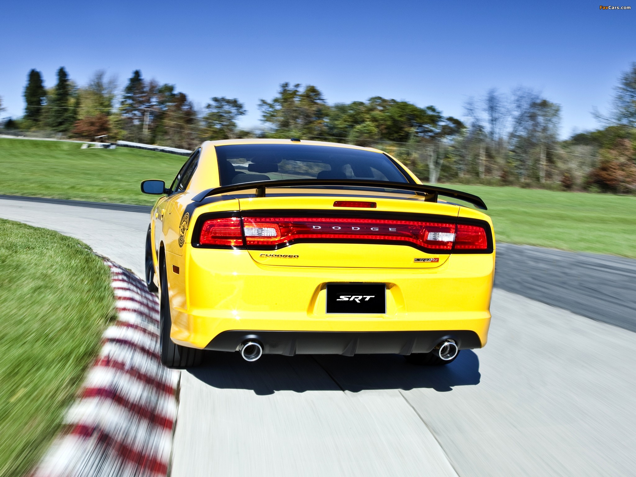 Photos of Dodge Charger SRT8 Super Bee 2012 (2048 x 1536)