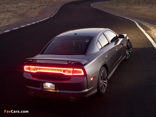 Pictures of Dodge Charger SRT8 2011 (640 x 480)