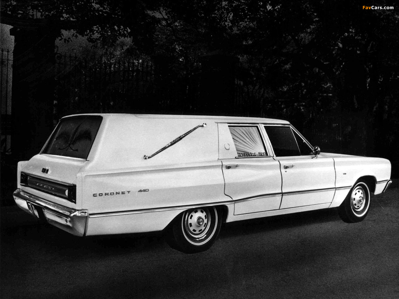 Images of Dodge Coronet Hearse by Abbott & Hast 1967 (1280 x 960)