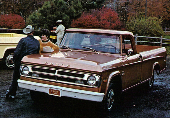 Dodge D100 Sweptline Pickup 1970 photos