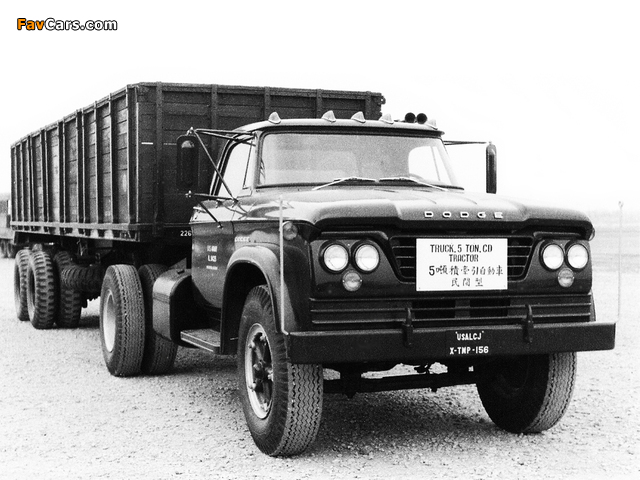 Pictures of Dodge D700 1962 (640 x 480)