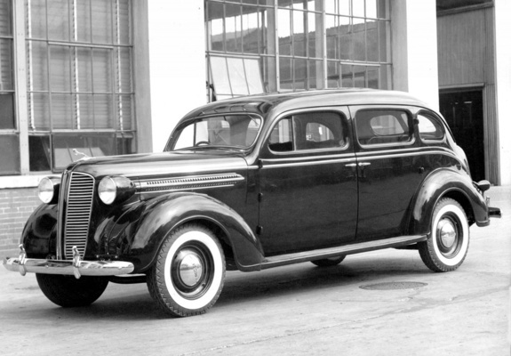 Photos of Dodge D5 Sedan 1936–37