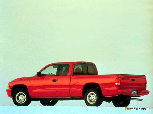 Pictures of Dodge Dakota R/T Club Cab 1998–2004 (640 x 480)