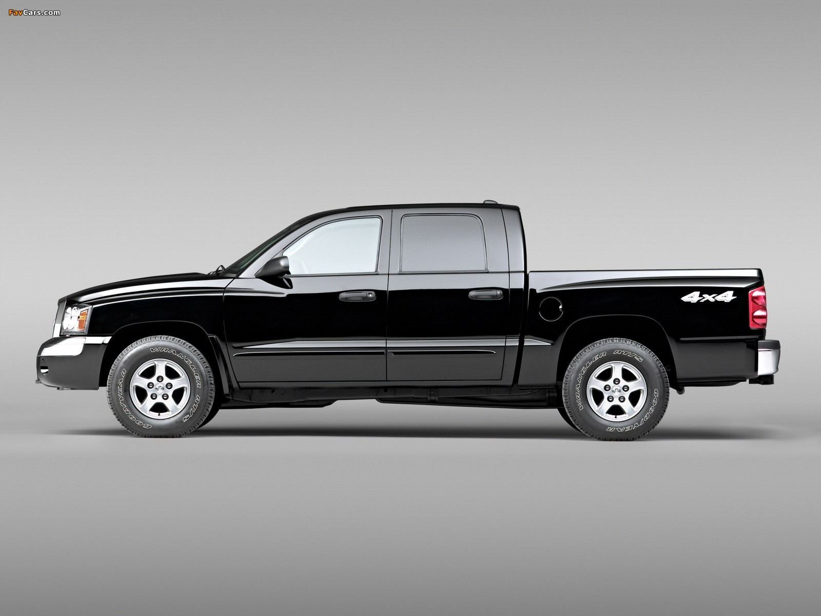 Pictures of Dodge Dakota Laramie Quad Cab 2004–07 (1600 x 1200)