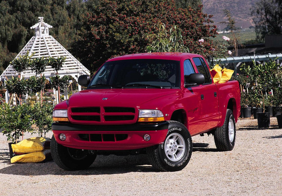 Dodge Dakota Sport Quad Cab 2000–04 wallpapers