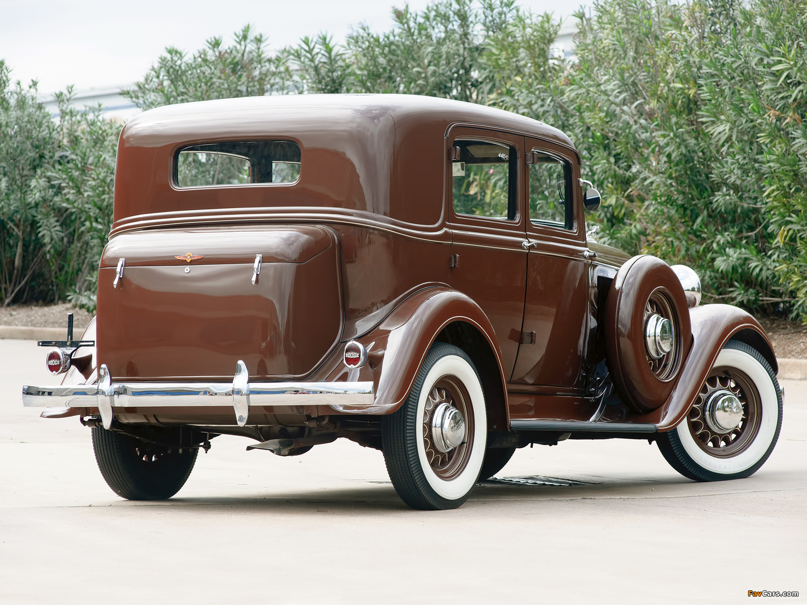 Pictures of Dodge DP 4-door Salon Brougham 1933 (1600 x 1200)