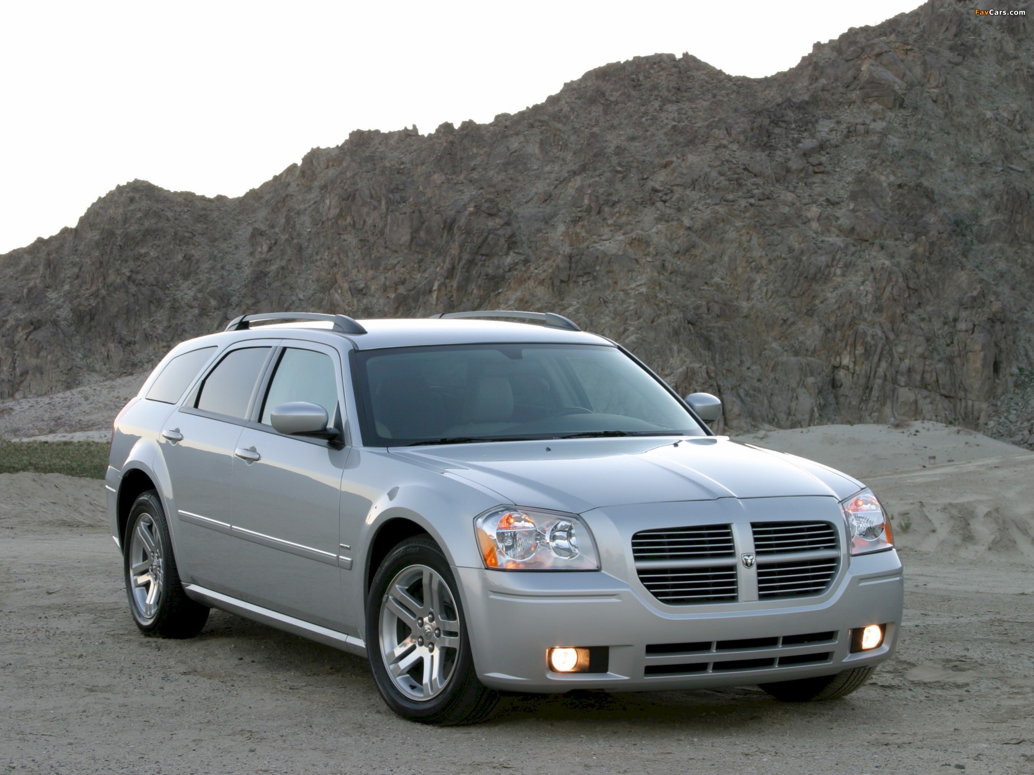 Dodge Magnum RT 2005–07 pictures (2048 x 1536)