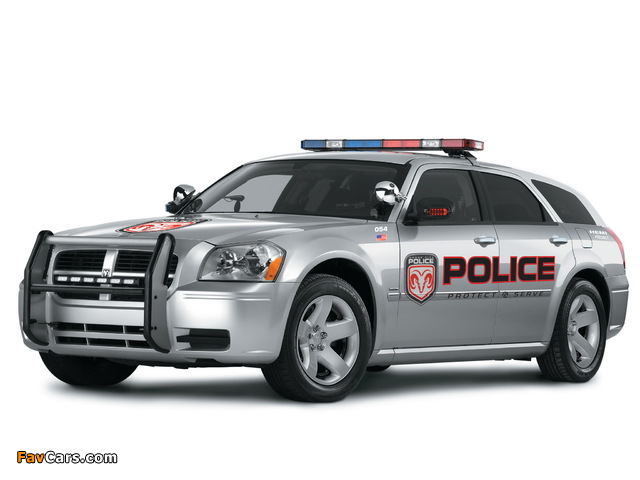 Dodge Magnum Police Car 2005–08 wallpapers (640 x 480)