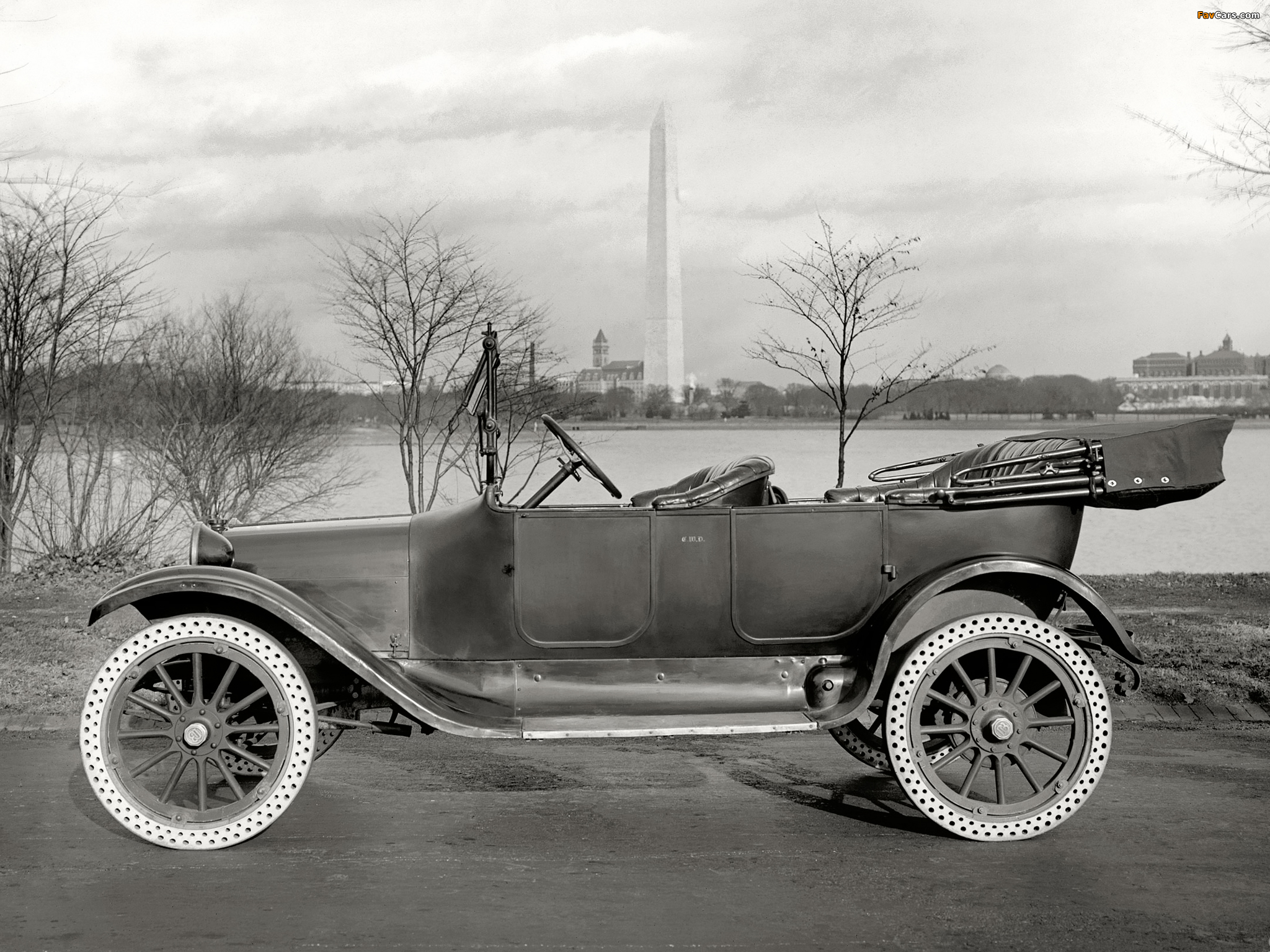Images of Dodge Model 30 Touring 1917–21 (2048 x 1536)