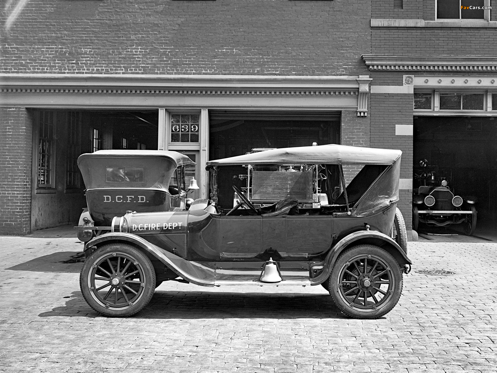 Photos of Dodge Model 30 Touring 1917–21 (1600 x 1200)