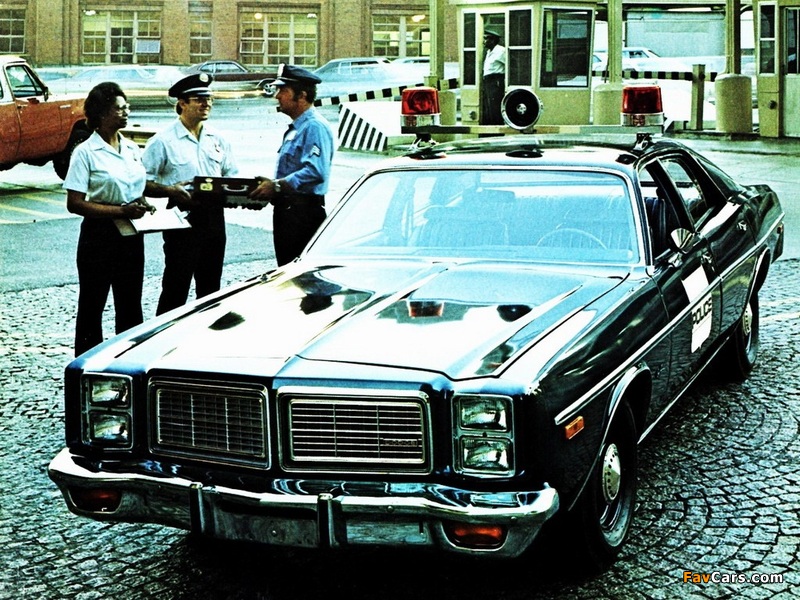 Dodge Monaco Police Sedan 1977 photos (800 x 600)
