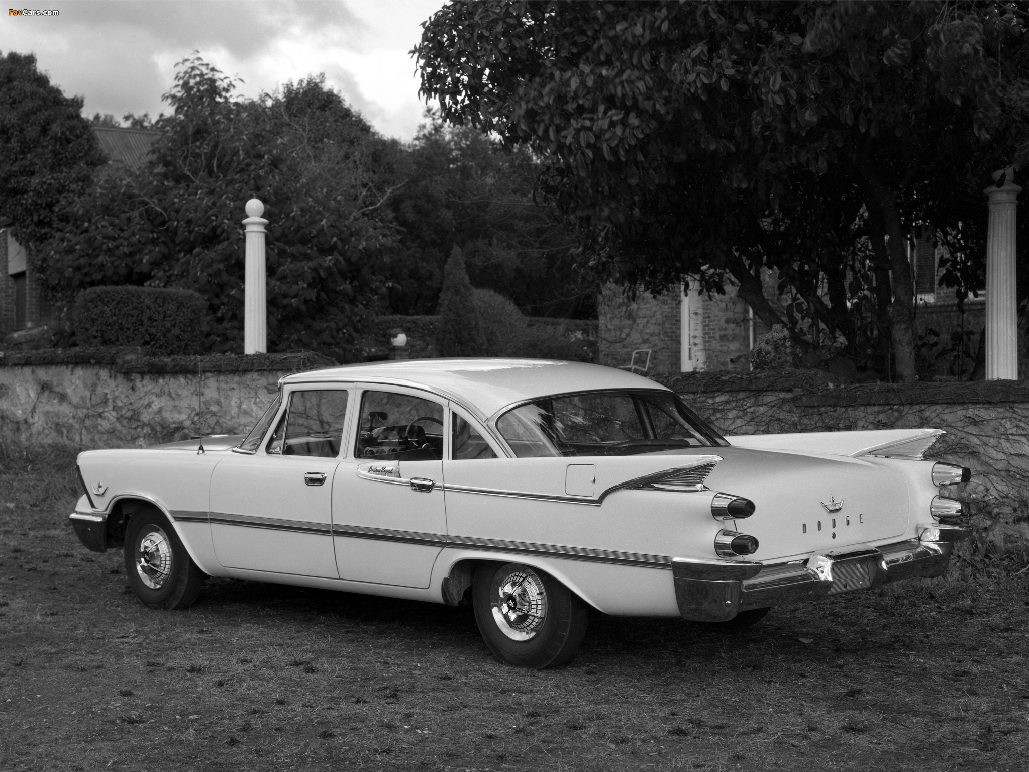 Dodge Phoenix Custom Regal (PD4) 1960–61 wallpapers (2048 x 1536)