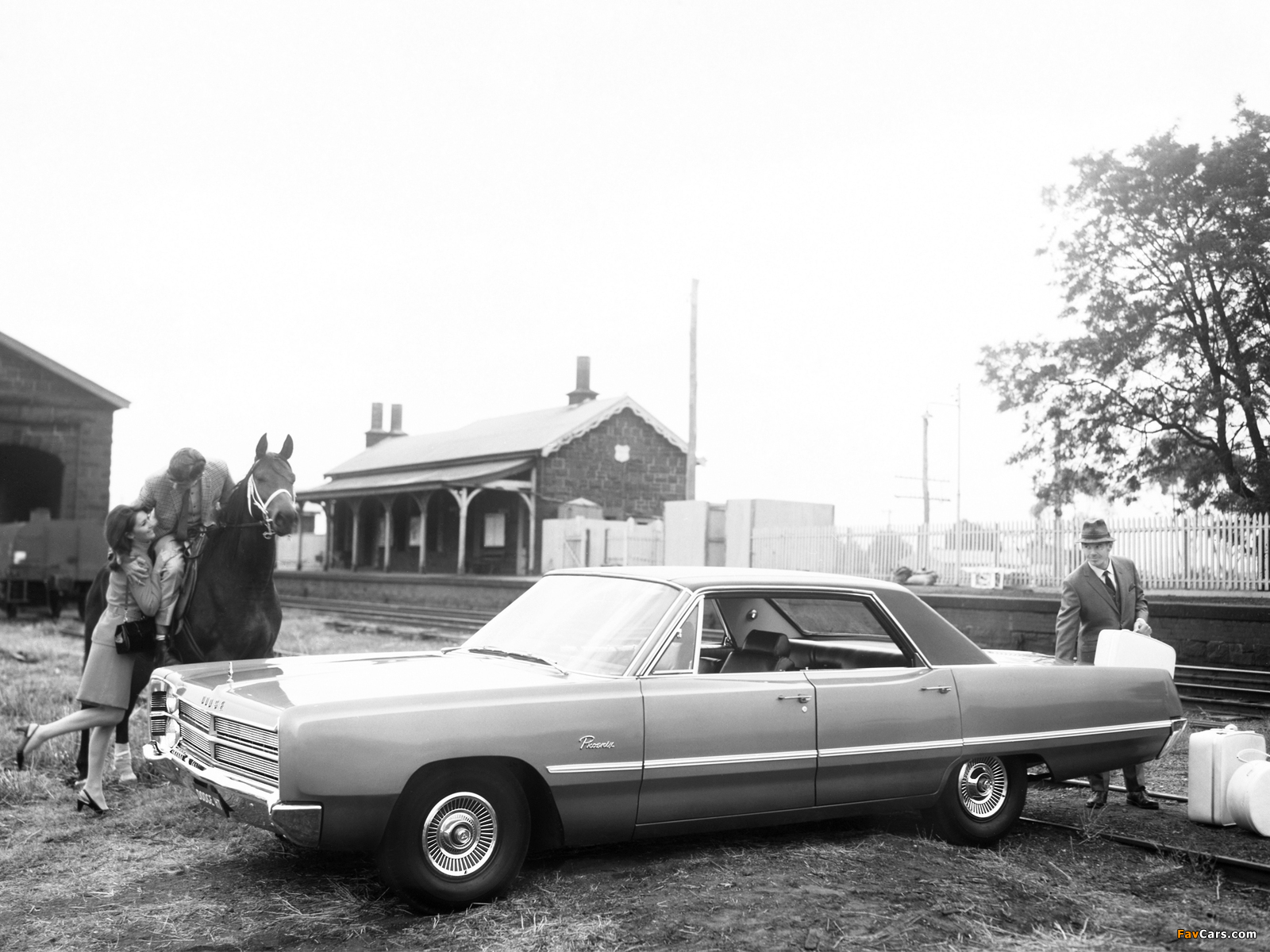 Dodge Phoenix Hardtop (DC) 1967–68 pictures (1600 x 1200)
