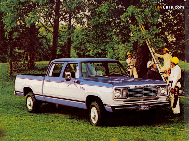 Dodge D200 Power Wagon Custom Crew Cab 1977 images (640 x 480)