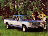 Dodge D200 Power Wagon Custom Crew Cab 1977 images