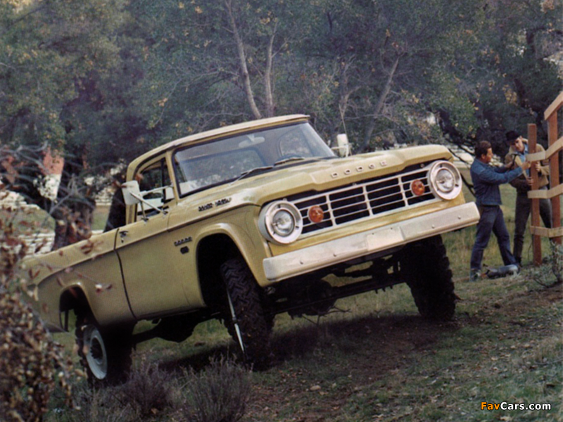 Images of Dodge W200 Power Wagon Sweptline Pickup (B6) 1966 (800 x 600)