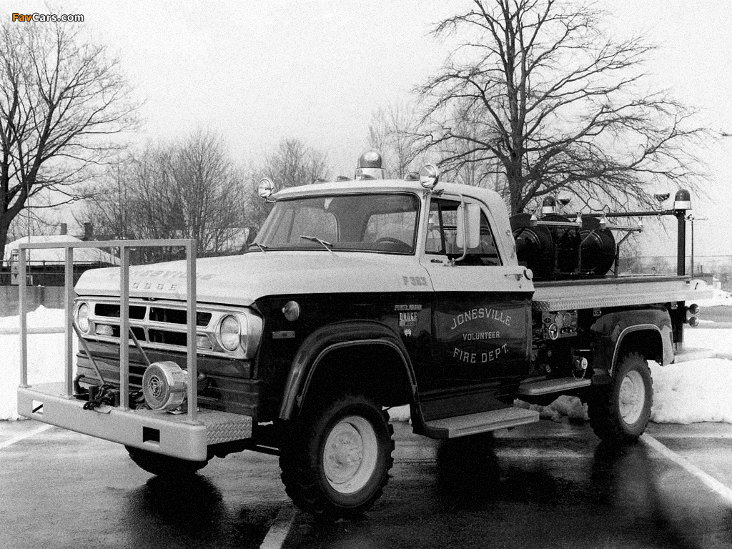 Images of Dodge W300 Power Wagon Rescue by Maxim 1971 (1024 x 768)