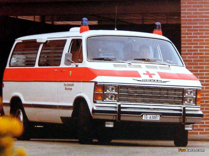 MOWAG Dodge Ram Wagon Ambulance (B300) 1979–93 images (800 x 600)
