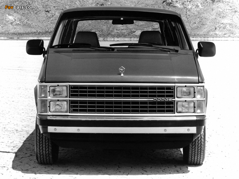 Pictures of Dodge Mini Ram Van 1984–88 (800 x 600)