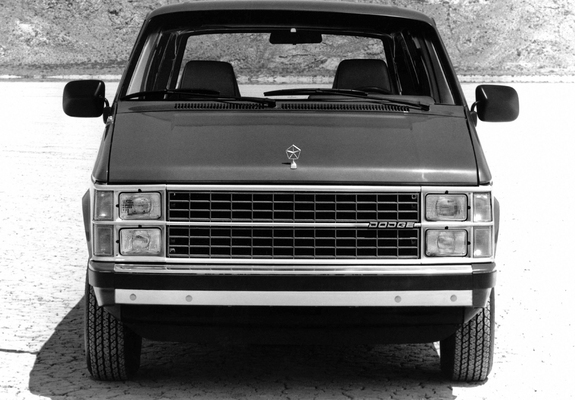 Pictures of Dodge Mini Ram Van 1984–88