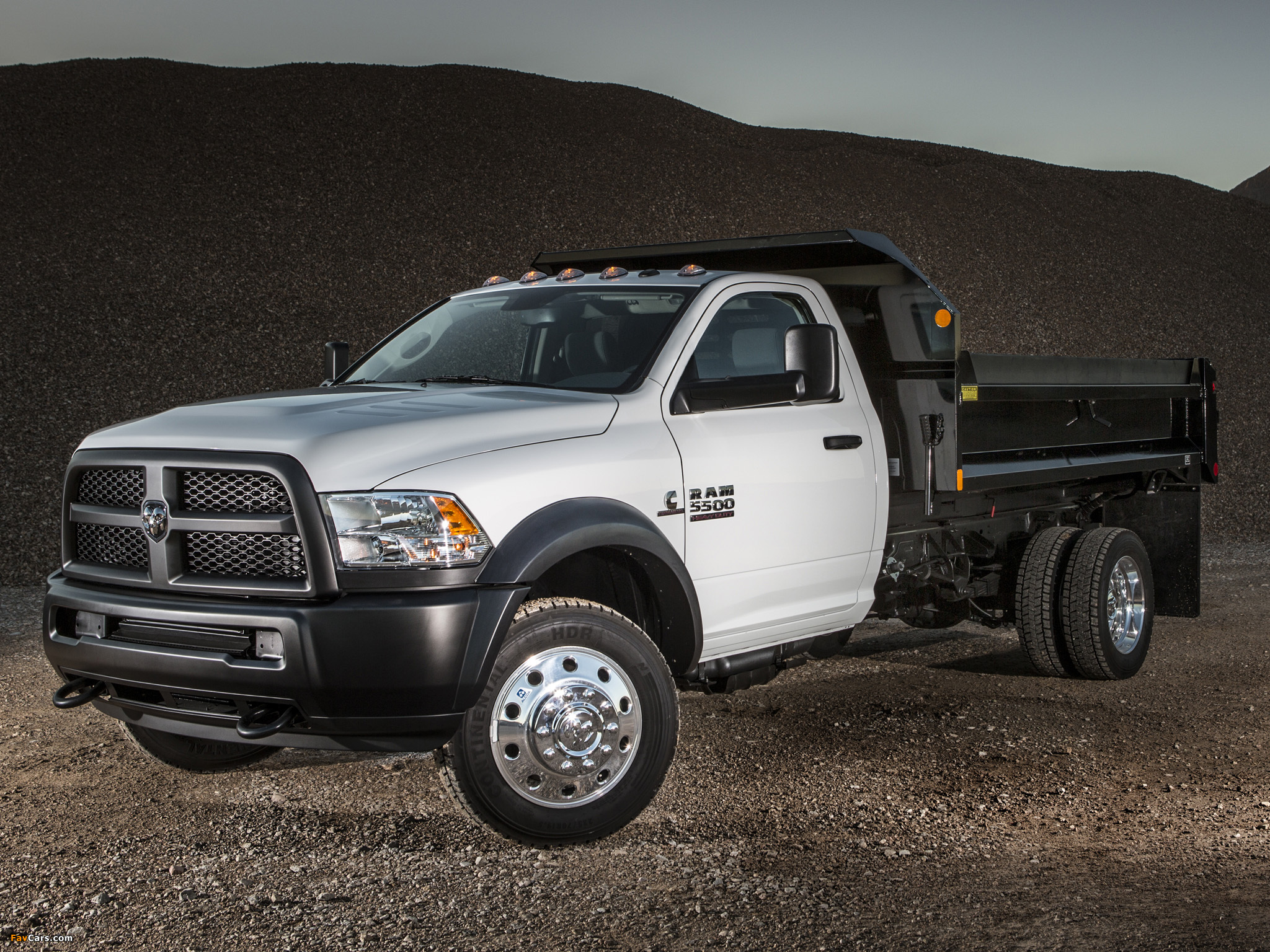 Images of Ram 5500 Tradesman Chassis Cab 2012 (2048 x 1536)