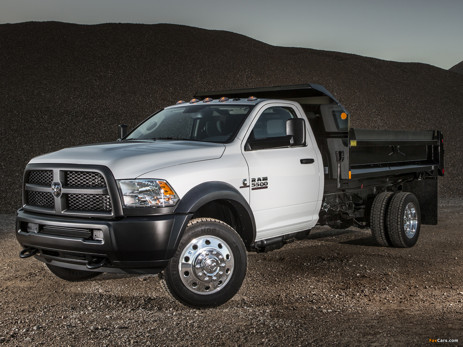 Images of Ram 5500 Tradesman Chassis Cab 2012 (1600 x 1200)