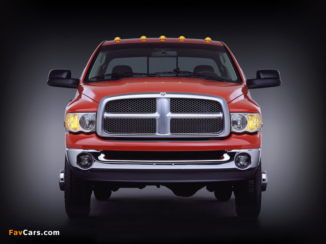 Photos of Dodge Ram 3500 2004–06 (640 x 480)