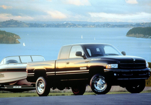 Pictures of Dodge Ram 2500 Club Cab 1994–2002