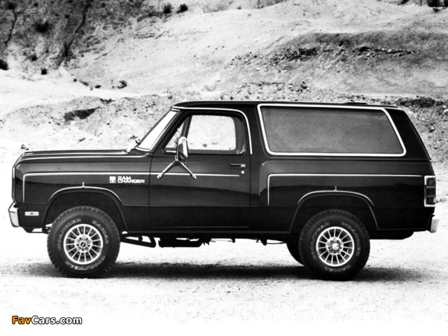 Dodge Ramcharger 1982 photos (640 x 480)