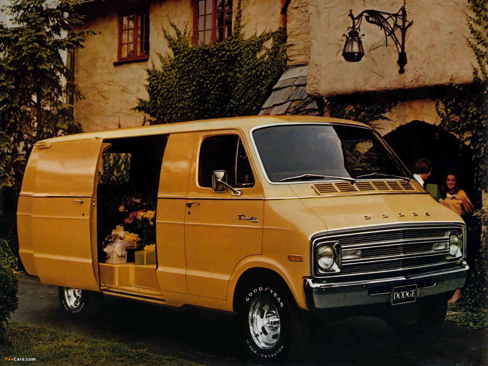 Dodge Tradesman Maxivan 1977 photos (1600 x 1200)