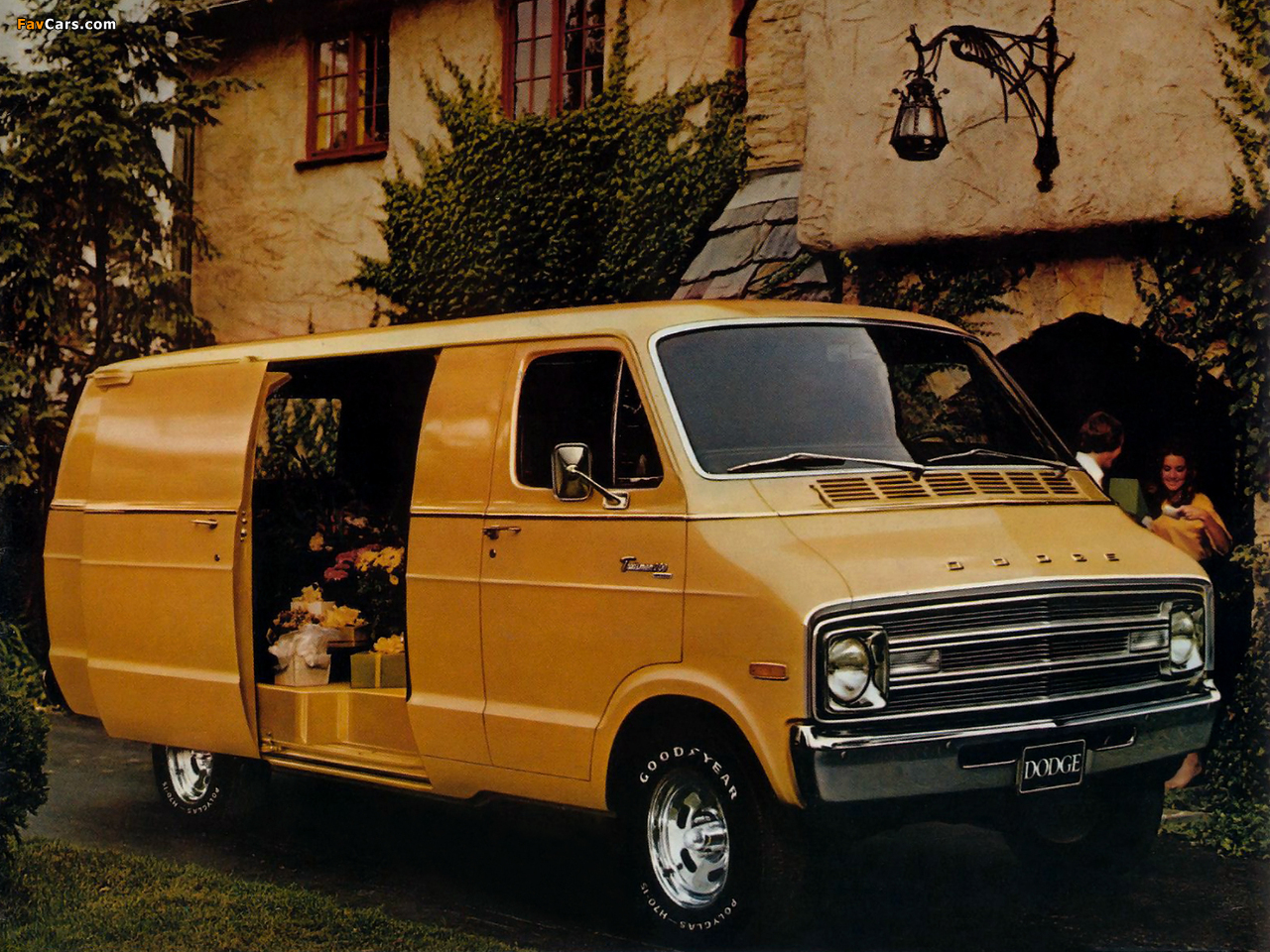 Dodge Tradesman Maxivan 1977 photos (1280 x 960)