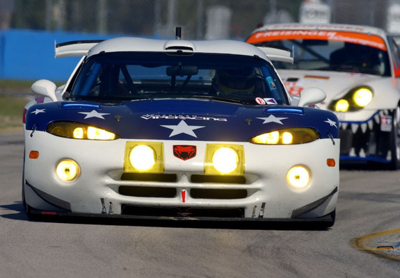Photos of Dodge Viper GTS-R 1996–2005