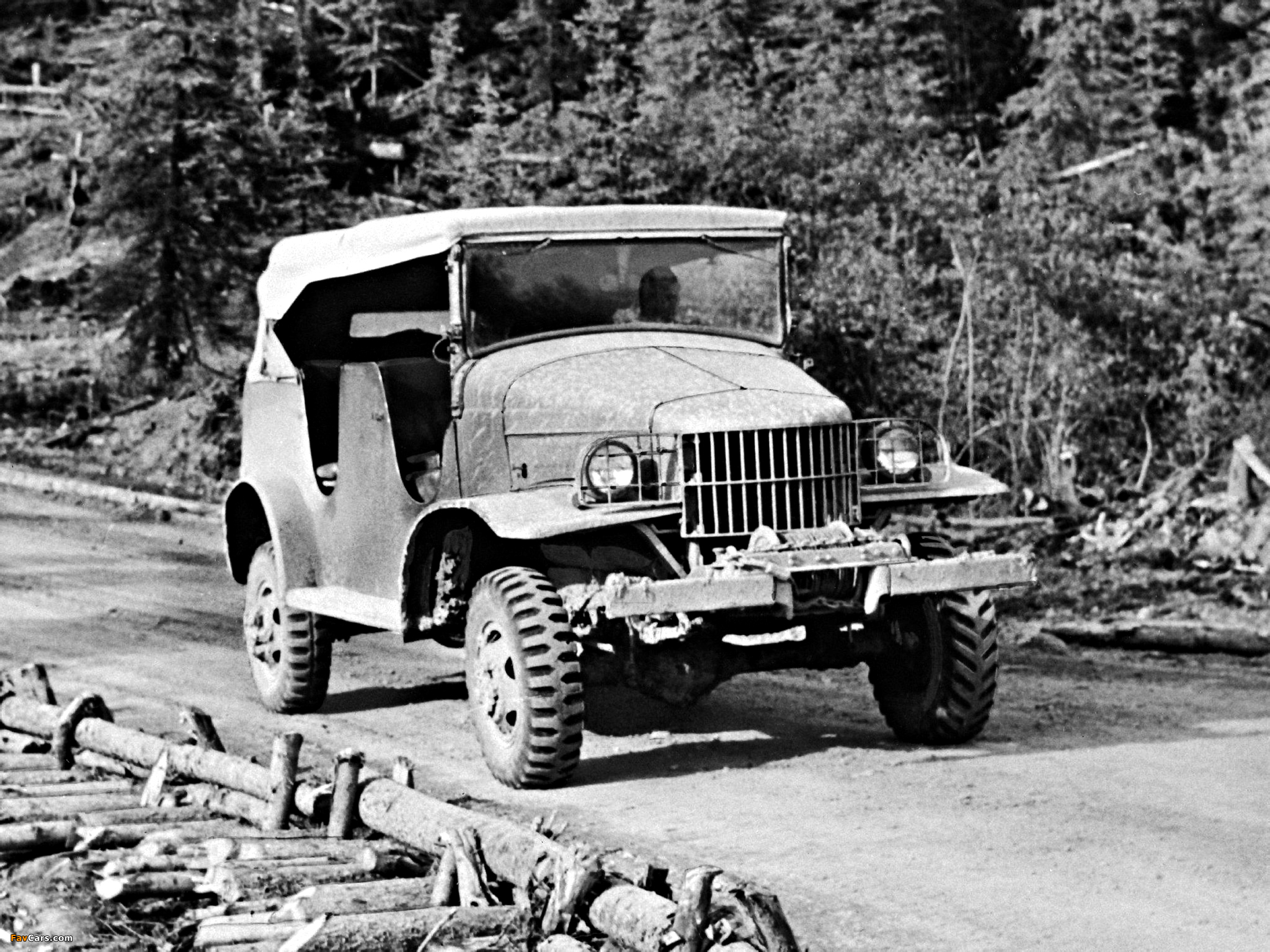 Dodge WC-7 Command Car (T207) 1941–42 photos (2048 x 1536)