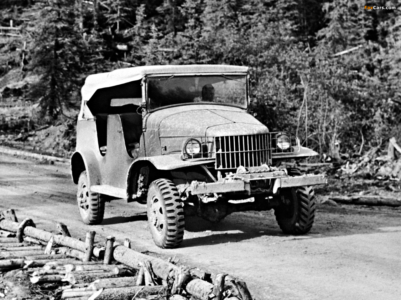 Dodge WC-7 Command Car (T207) 1941–42 photos (1280 x 960)